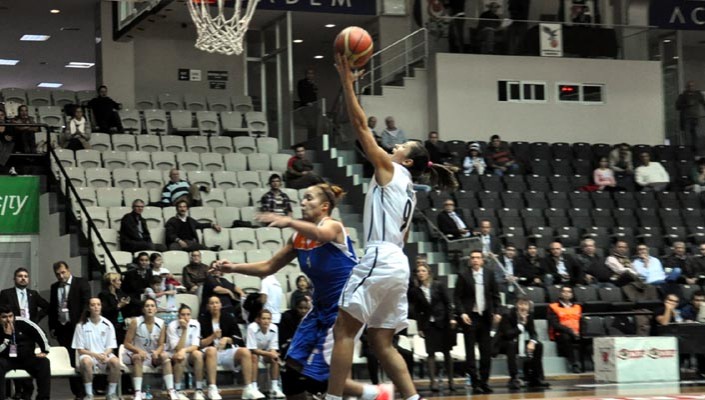 Kadın Basketbol Takımımız Samsun’a Gitti